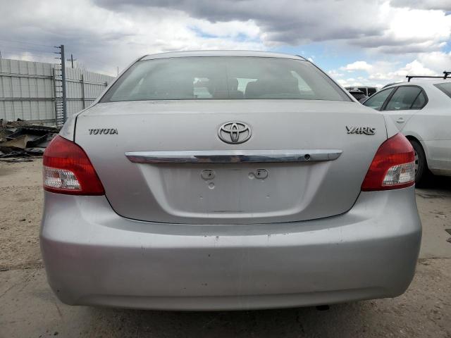 JTDBT923681265281 - 2008 TOYOTA YARIS BASE SILVER photo 6