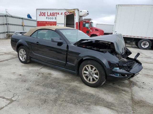 1ZVFT84NX65101304 - 2006 FORD MUSTANG BLACK photo 4