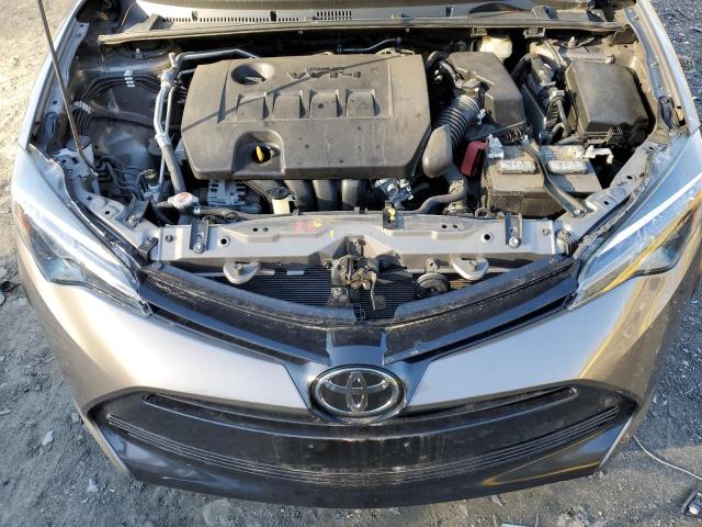 5YFBURHEXJP744858 - 2018 TOYOTA COROLLA L GRAY photo 11