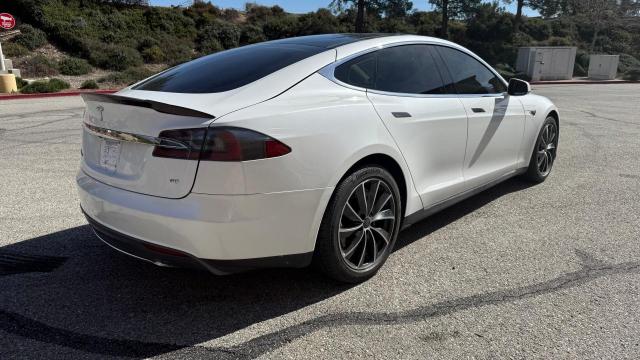 5YJSA1CG8DFP12090 - 2013 TESLA MODEL S WHITE photo 4