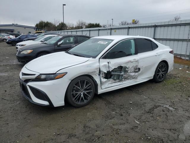 4T1G11AKXPU120470 - 2023 TOYOTA CAMRY SE NIGHT SHADE WHITE photo 1