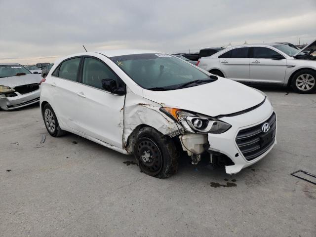 KMHD35LH1HU367092 - 2017 HYUNDAI ELANTRA GT WHITE photo 4