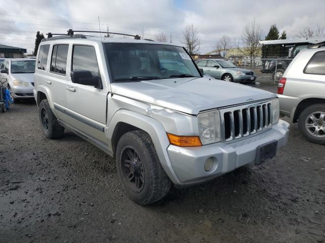 1J8HH48K59C500250 - 2009 JEEP COMMANDER SPORT SILVER photo 4