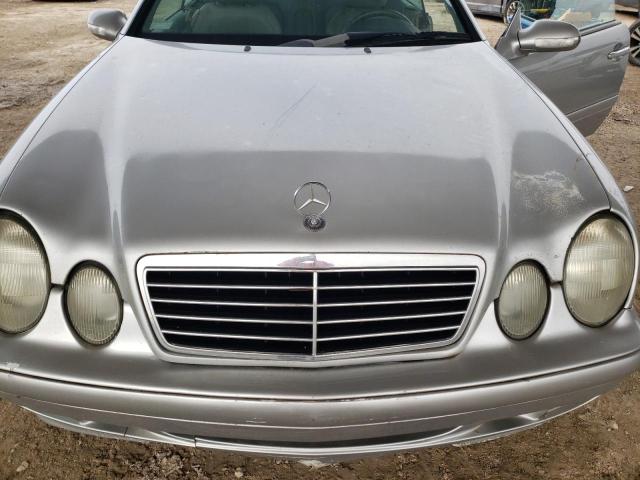 WDBLK65G22T120737 - 2002 MERCEDES-BENZ CLK 320 SILVER photo 11