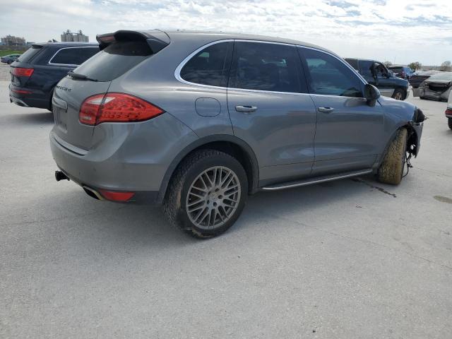 WP1AA2A25BLA04462 - 2011 PORSCHE CAYENNE GRAY photo 3