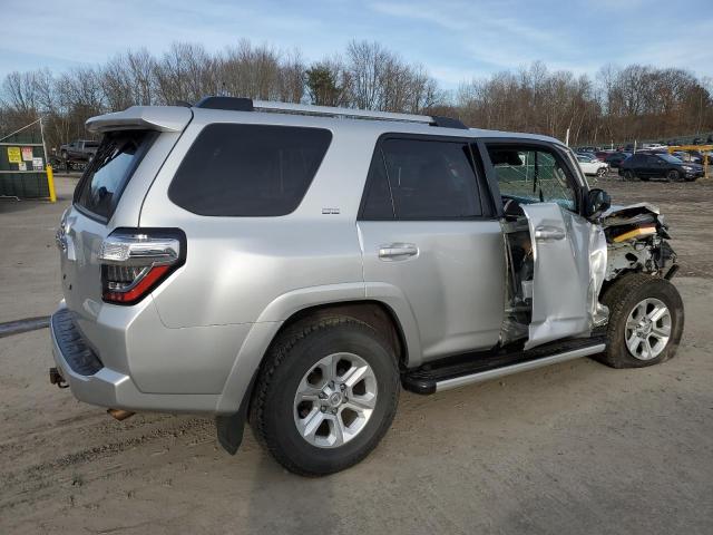 JTEBU5JR0L5756387 - 2020 TOYOTA 4RUNNER SR5/SR5 PREMIUM SILVER photo 3