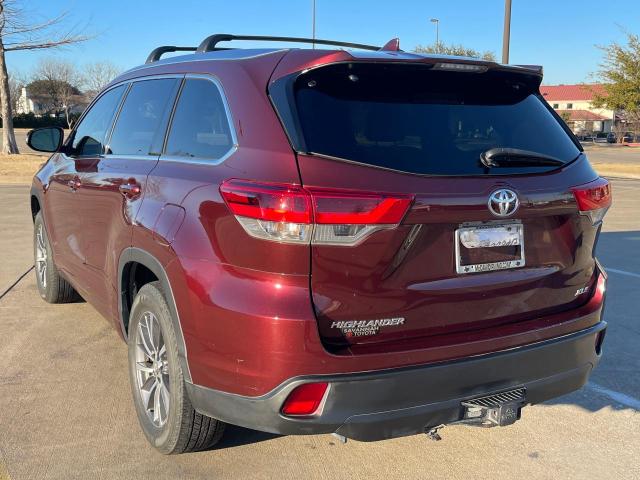 5TDKZRFH5HS198504 - 2017 TOYOTA HIGHLANDER SE BURGUNDY photo 3