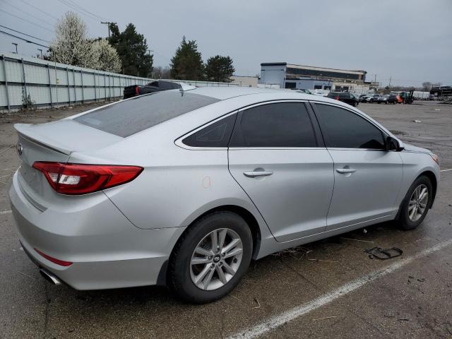 5NPE24AF6FH201763 - 2015 HYUNDAI SONATA SE SILVER photo 3