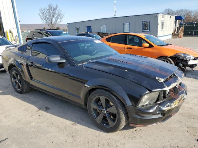 1ZVHT82HX75337975 - 2007 FORD MUSTANG GT BLACK photo 4