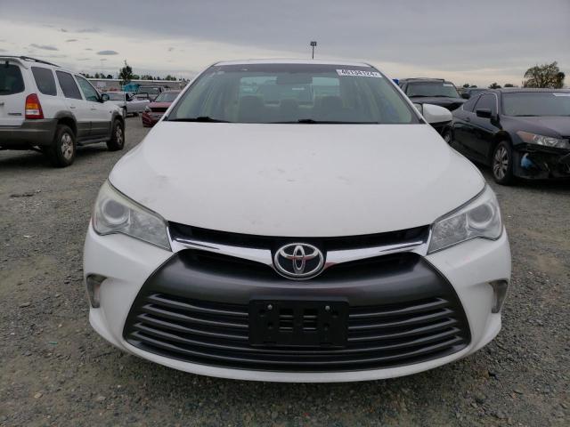 4T4BF1FK9FR494156 - 2015 TOYOTA CAMRY LE WHITE photo 5