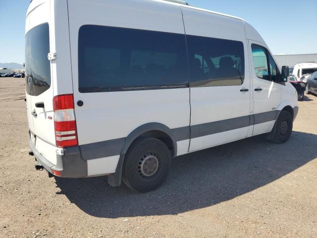 WDZPE7CC0A5477921 - 2010 MERCEDES-BENZ SPRINTER 2500 WHITE photo 3