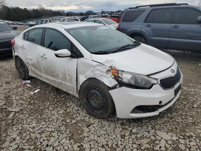 KNAFZ4A80G5550675 - 2016 KIA FORTE EX WHITE photo 4