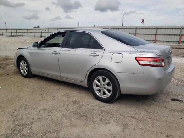 4T1BF3EK1BU645573 - 2011 TOYOTA CAMRY BASE SILVER photo 2