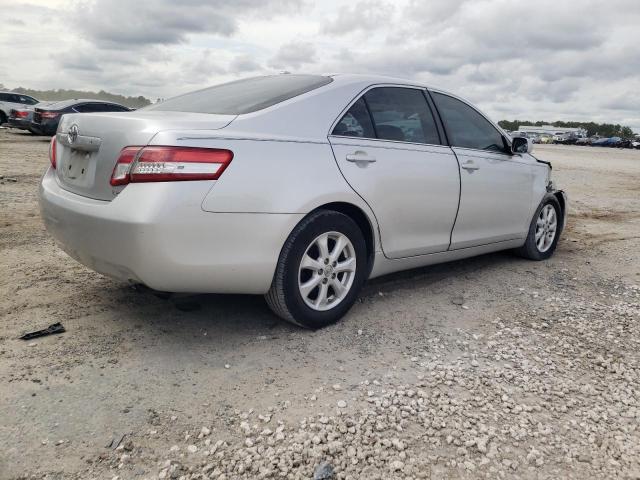 4T1BF3EK1BU645573 - 2011 TOYOTA CAMRY BASE SILVER photo 3