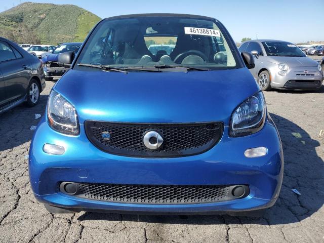 WMEFJ9BA6JK308010 - 2018 SMART FORTWO BLUE photo 5