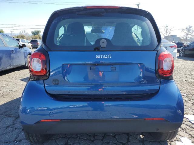 WMEFJ9BA6JK308010 - 2018 SMART FORTWO BLUE photo 6