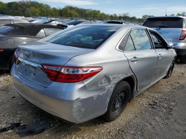 4T4BF1FK1GR543075 - 2016 TOYOTA CAMRY LE SILVER photo 3