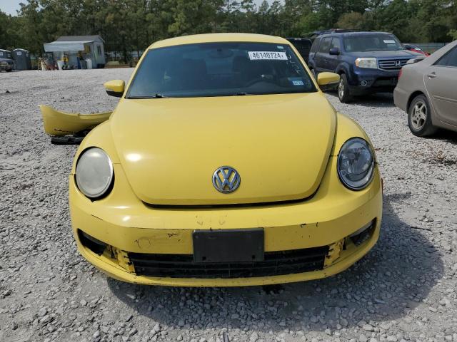 3VWJX7AT5DM604418 - 2013 VOLKSWAGEN BEETLE YELLOW photo 5