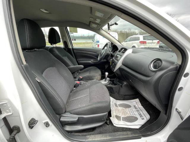 3N1CN7AP6KL854809 - 2019 NISSAN VERSA S WHITE photo 5