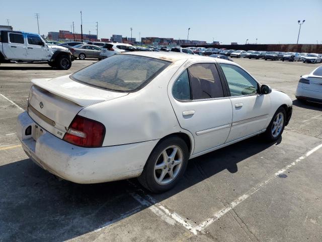 1N4DL01D01C222733 - 2001 NISSAN ALTIMA XE WHITE photo 3