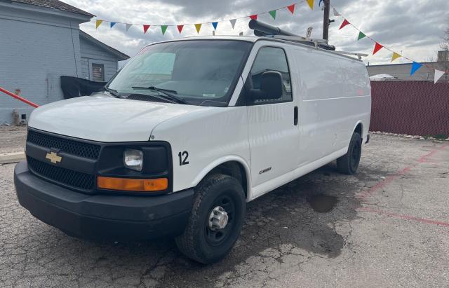 1GCHG39U051107184 - 2005 CHEVROLET EXPRESS G3 WHITE photo 2