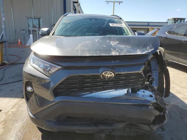 2T3W1RFV4MC097253 - 2021 TOYOTA RAV4 XLE GRAY photo 5