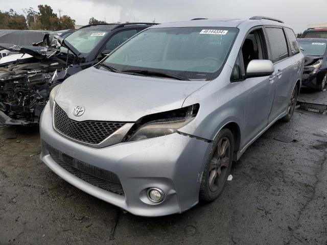 5TDXZ3DC1HS889037 - 2017 TOYOTA SIENNA SE GRAY photo 1