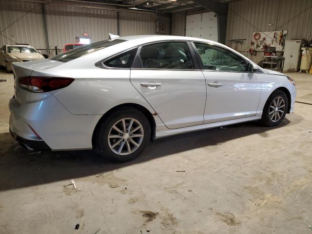 5NPE24AF5KH795725 - 2019 HYUNDAI SONATA SE SILVER photo 3