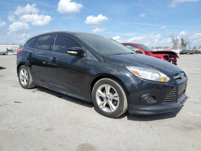 1FADP3K28EL116541 - 2014 FORD FOCUS SE BLACK photo 4