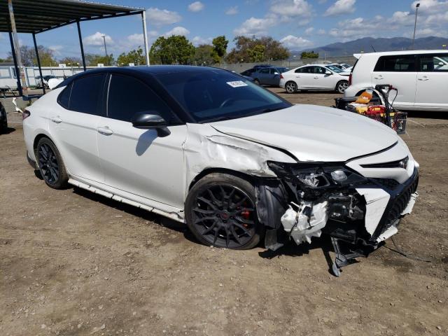 4T1NZ1AK5LU043601 - 2020 TOYOTA CAMRY TRD WHITE photo 4