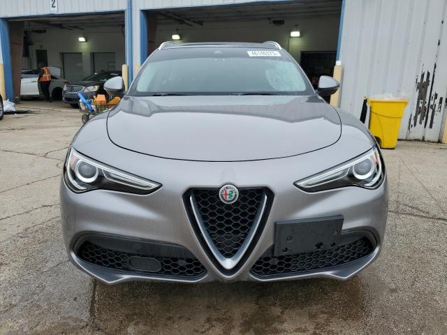 ZASFAKBN8J7B68660 - 2018 ALFA ROMEO STELVIO TI GRAY photo 5