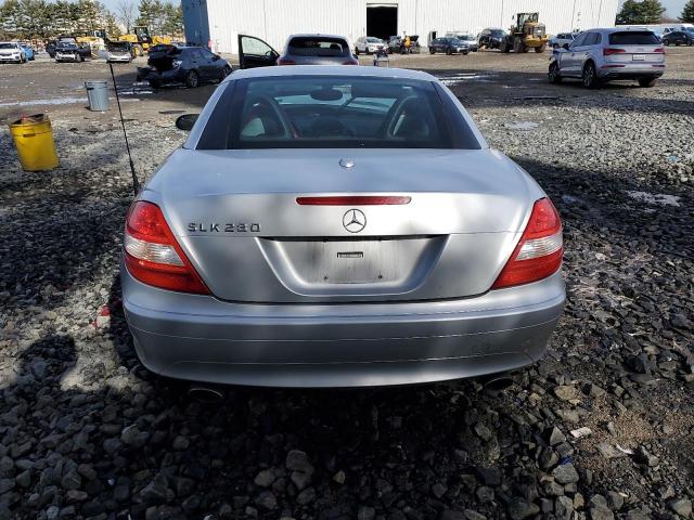 WDBWK54F27F135292 - 2007 MERCEDES-BENZ SLK 280 SILVER photo 6