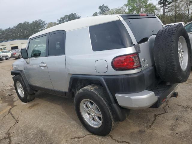 JTEBU11F970052481 - 2007 TOYOTA FJ CRUISER SILVER photo 2