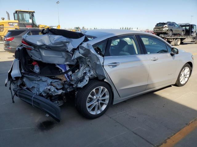 3FA6P0LU9KR218144 - 2019 FORD FUSION SE SILVER photo 3