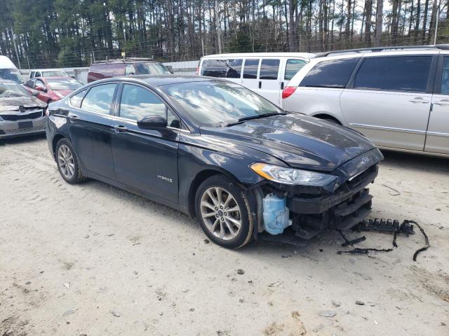 3FA6P0LU7HR357052 - 2017 FORD FUSION SE HYBRID BLACK photo 4