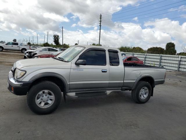 4TASM92N8YZ577601 - 2000 TOYOTA TACOMA XTRACAB PRERUNNER ვერცხლისფერი ფოტო 1