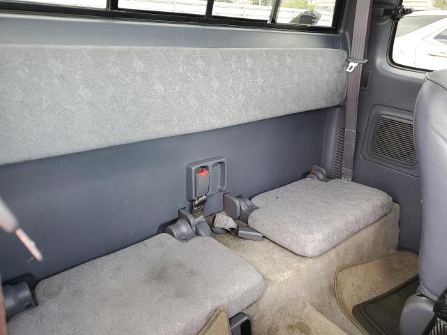 4TASM92N8YZ577601 - 2000 TOYOTA TACOMA XTRACAB PRERUNNER ვერცხლისფერი ფოტო 10