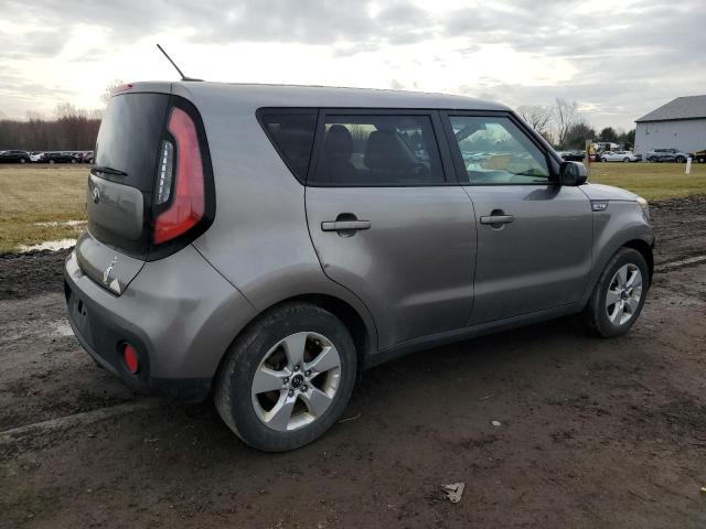 KNDJN2A24J7586082 - 2018 KIA SOUL GRAY photo 3