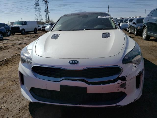 KNAE25LA7J6030772 - 2018 KIA STINGER PREMIUM WHITE photo 5