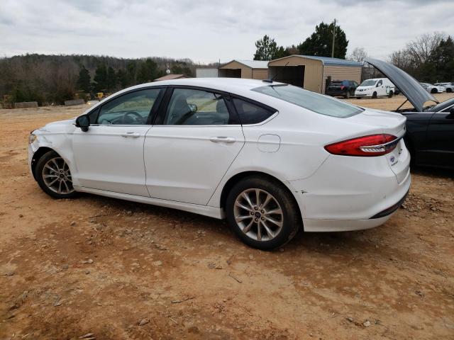 3FA6P0H75HR327955 - 2017 FORD FUSION SE WHITE photo 2