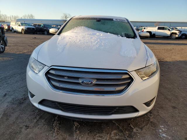 1FAHP2H86GG157897 - 2016 FORD TAURUS SEL WHITE photo 5