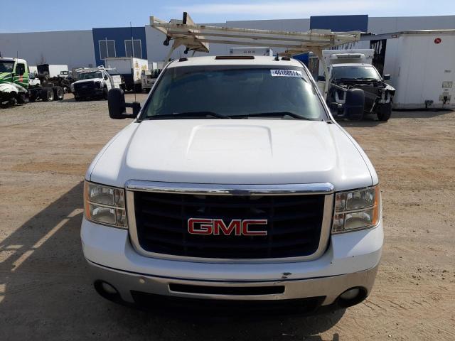 1GDJC39678E174307 - 2008 GMC SIERRA C3500 WHITE photo 5