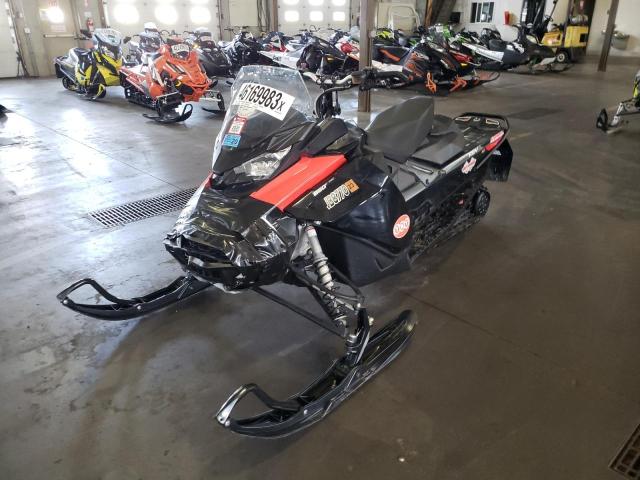 2BPSUDHD2HV000232 - 2017 SKI DOO REV BLACK photo 2