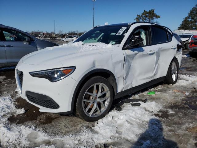 ZASFAKNN2J7B82372 - 2018 ALFA ROMEO STELVIO TI SPORT WHITE photo 1