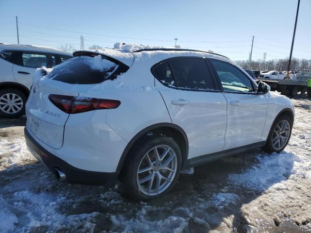 ZASFAKNN2J7B82372 - 2018 ALFA ROMEO STELVIO TI SPORT WHITE photo 3