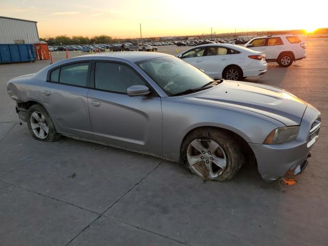 2C3CDXBG8DH688257 - 2013 DODGE CHARGER SE SILVER photo 4