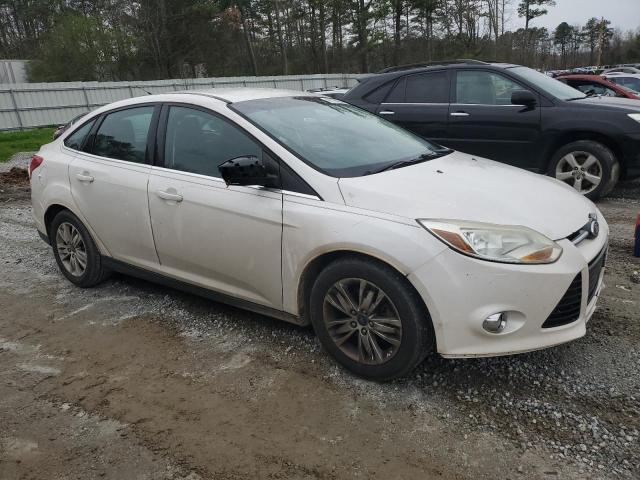 1FAHP3H2XCL473841 - 2012 FORD FOCUS SEL WHITE photo 4