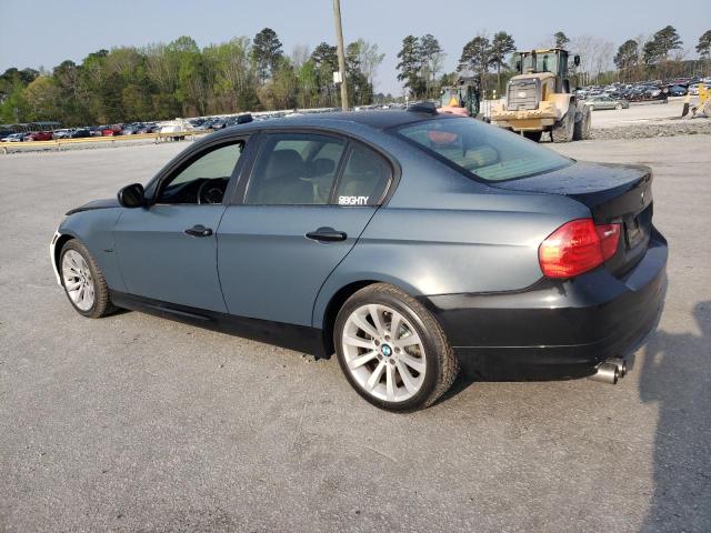 WBAPH73599A173981 - 2009 BMW 328 I TWO TONE photo 2