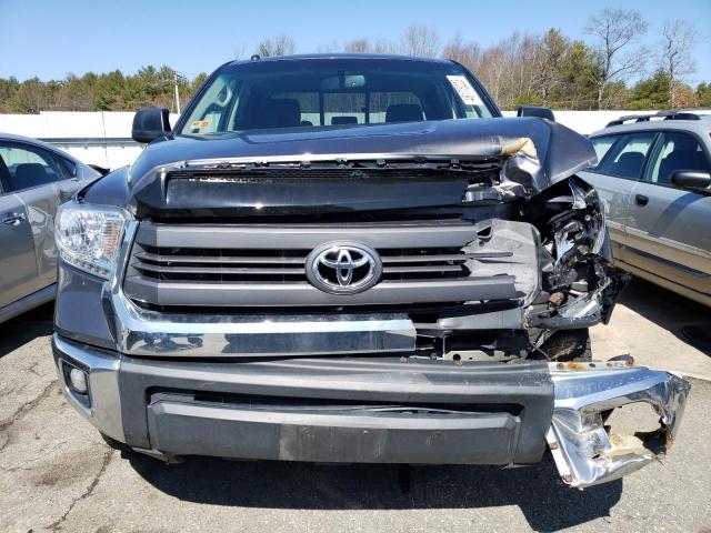 5TFUY5F14EX409821 - 2014 TOYOTA TUNDRA DOUBLE CAB SR/SR5 GRAY photo 5