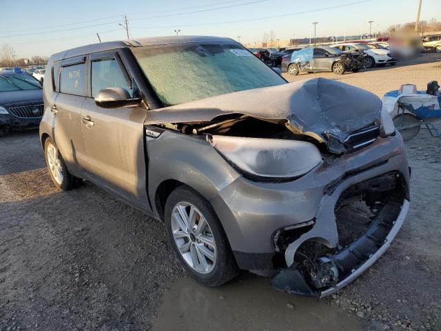 KNDJP3A58H7467309 - 2017 KIA SOUL + GRAY photo 4